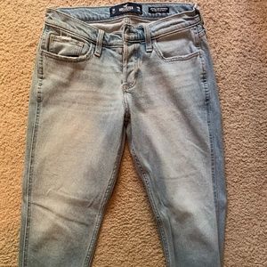 Hollister Low-Rise Crop Boyfriend Jeans